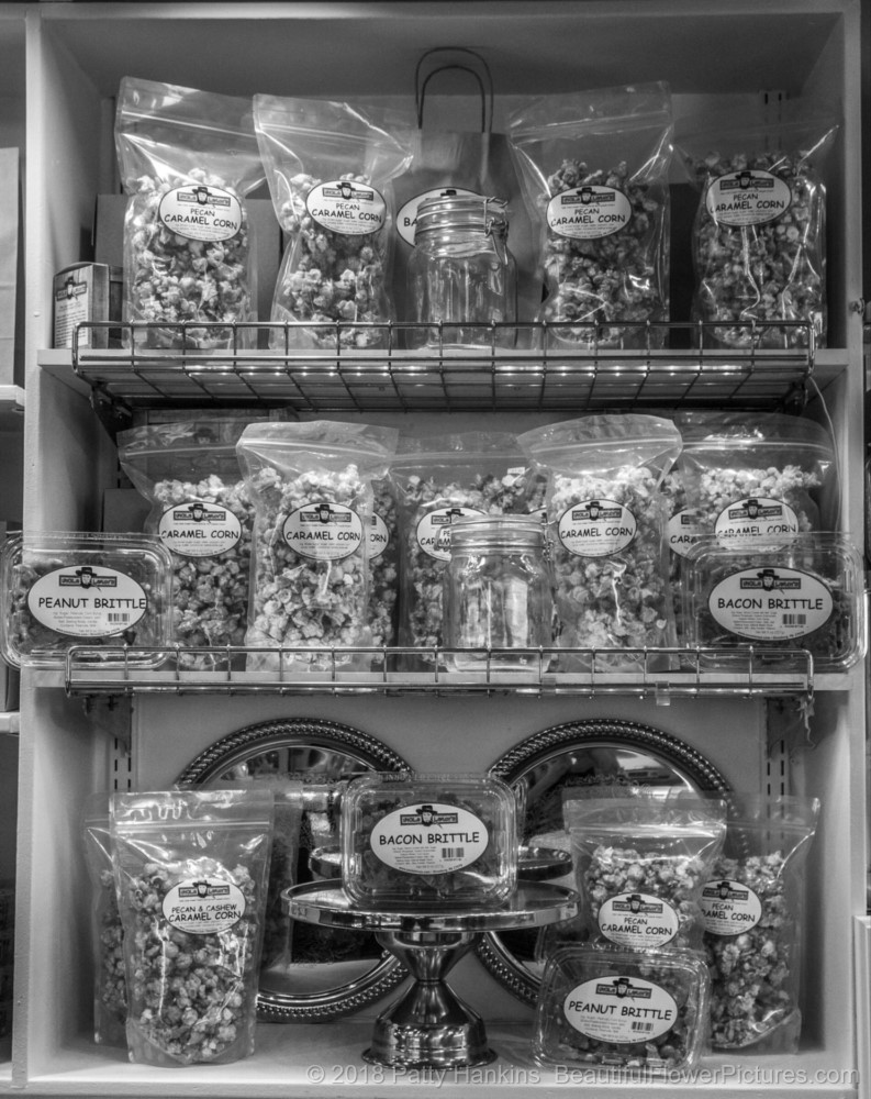 Popcorn Treats at Uncle Leroy's, Central Market, Lancaster, PA © 2018 Patty Hankins