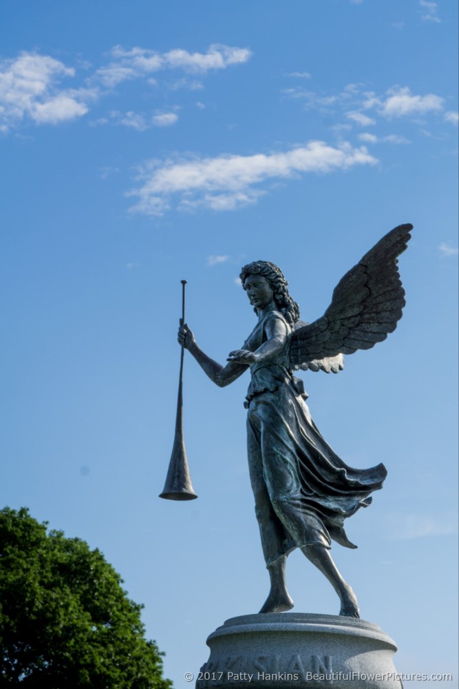 Angel at Cedar Hill Cemetery, Hartford, CT © 2017 Patty Hankins