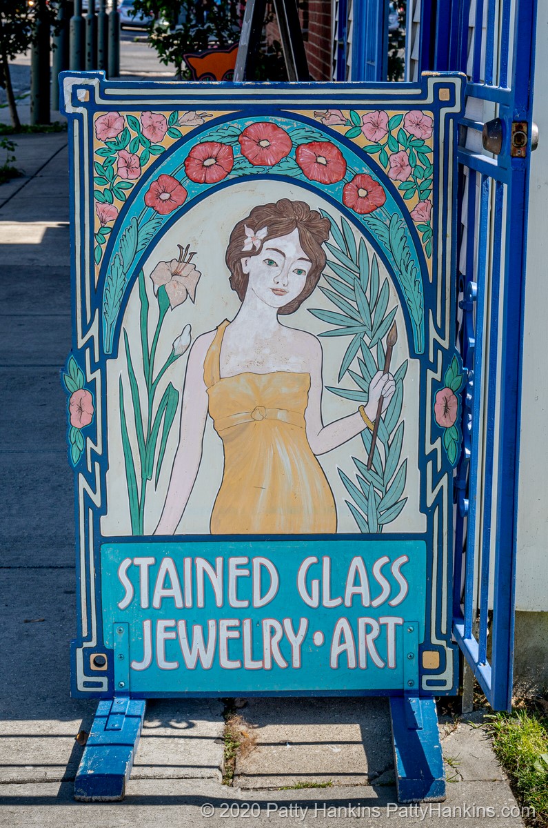 Art Nouveau Inspired Sign, Garden District, New Orleans © 2020 Patty Hankins