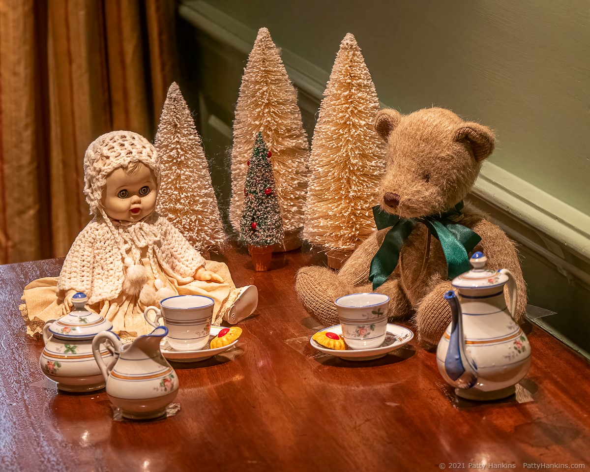 Christmas Tea with Teddy © 2021 Patty Hankins